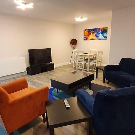 Garland Modern Spacious Apartment, Brentwood 1 Exteriér fotografie