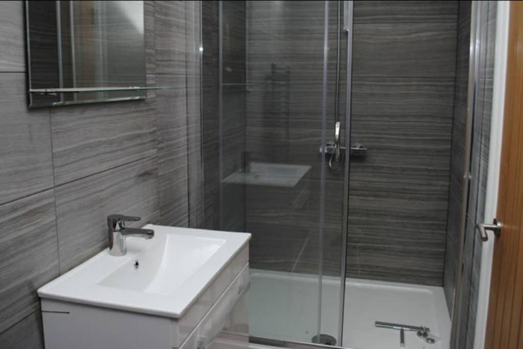 Garland Modern Spacious Apartment, Brentwood 1 Exteriér fotografie