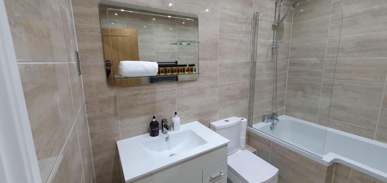 Garland Modern Spacious Apartment, Brentwood 1 Exteriér fotografie